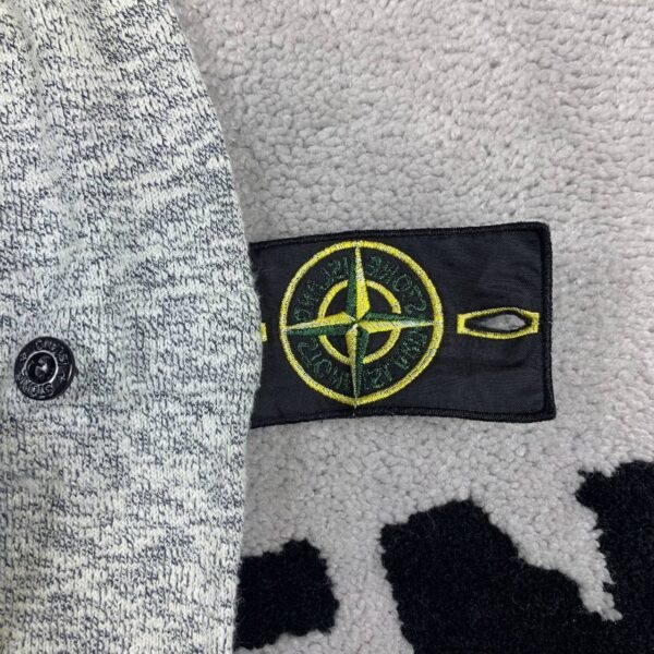 photo_2026-04-25_22-30-45 STONE ISLAND SWEATER