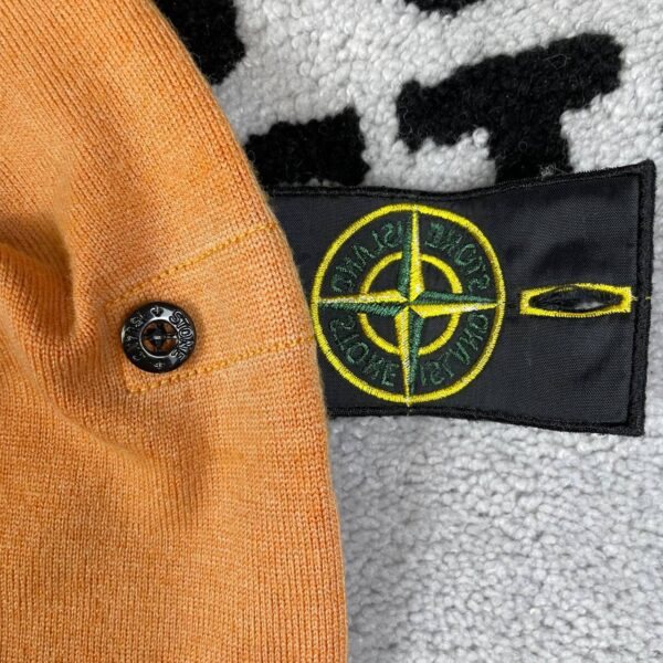 photo_2026-04-26_12-37-44 STONE ISLAND SWEATER