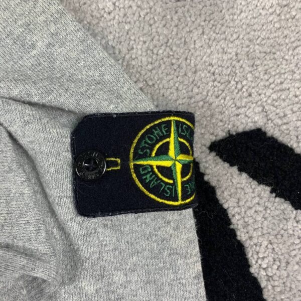 photo_2026-04-26_20-45-01 STONE ISLAND SWEATER