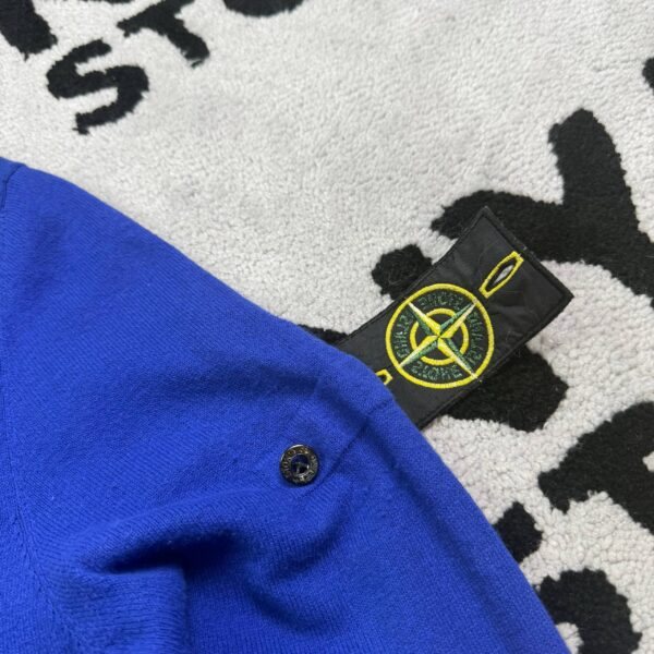 photo_2026-05-02_23-40-32 STONE ISLAND SWEATER