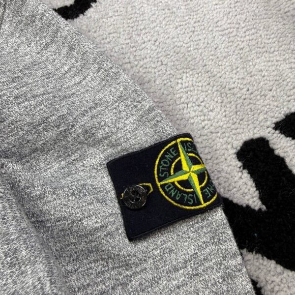 photo_2026-05-05_06-32-17 STONE ISLAND SWEATSHIRT