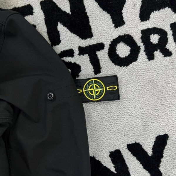 photo_2026-06-01_21-16-03 (2) STONE ISLAND LIGHT SOFT SHELL-R e-dye TECHNOLOGY