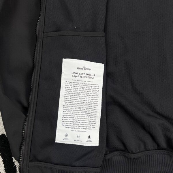 photo_2026-06-01_21-16-05 STONE ISLAND LIGHT SOFT SHELL-R e-dye TECHNOLOGY