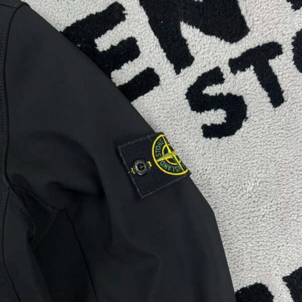 photo_2026-06-01_21-17-13 STONE ISLAND SOFT SHELL-R
