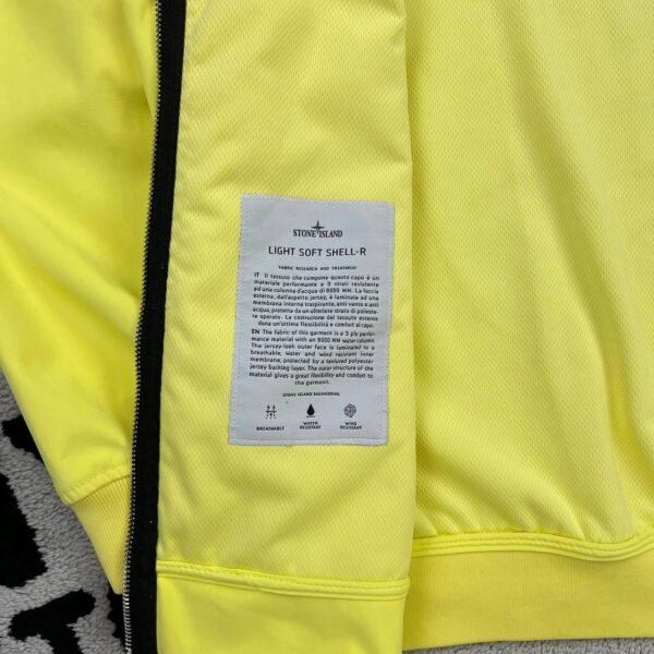 photo_2026-06-14_11-06-10 STONE ISLAND LIGHT SOFT SHELL-R