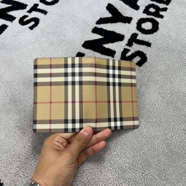 BURBERRY PASSPORT COVER