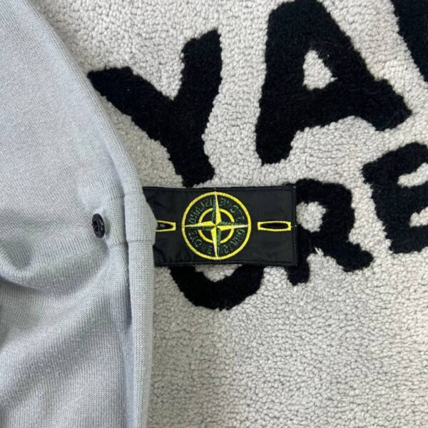 photo_2026-08-16_10-01-53 STONE ISLAND SWEATER